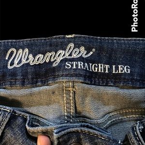 Women’s wrangler straight leg jeans
